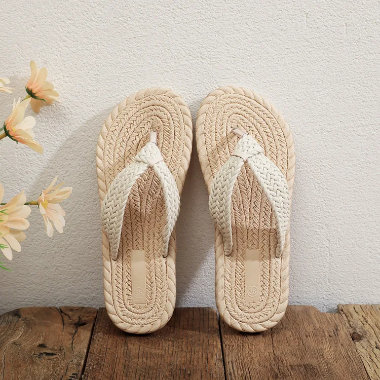 New Ethnic Fashion - Tren Mode Wanita Terbaru 2026: Sandal