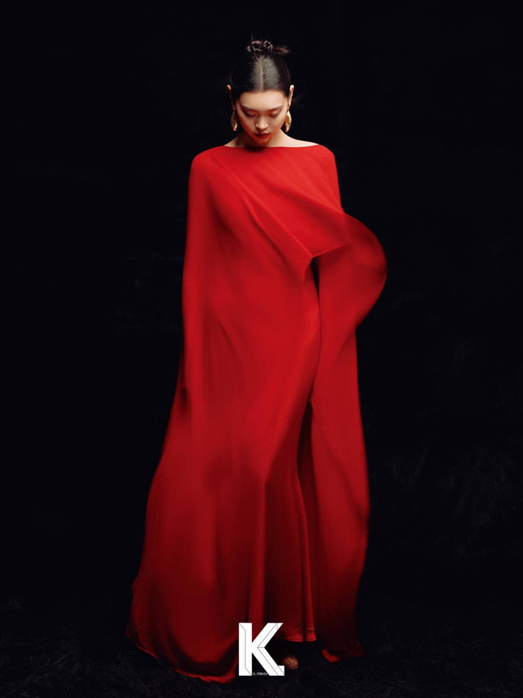 New Ethnic Fashion - Kostum Fotografi Studio Retro Bernuansa Merah