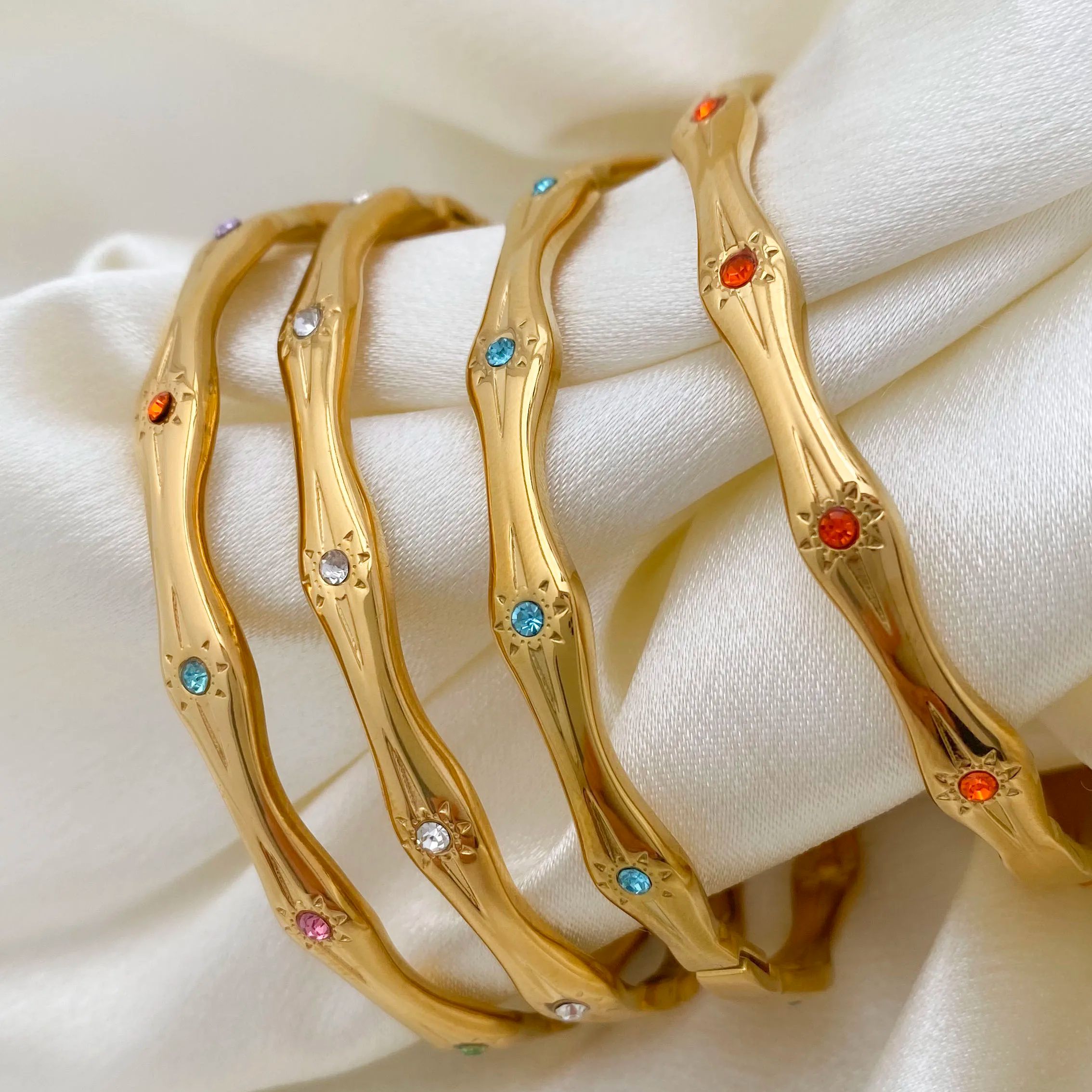 Latest Ethnic Fashion For Women - CARLIDANA Gelang Klip Bintang Berbentuk Bambu