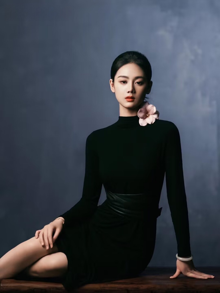 Gaun Fotografi Potret Hitam Se - New Ethnic Fashion ulasan dan harga