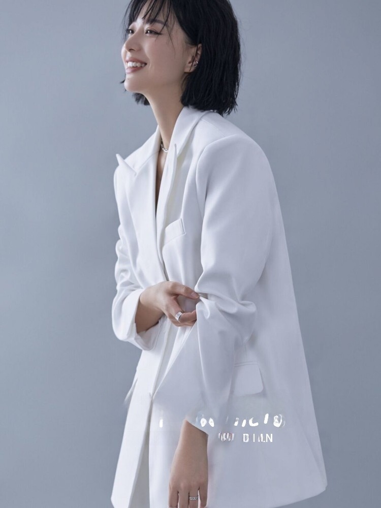Majalah Mode Tema Jas Putih Ga - Ethnic Fashion Magazine ulasan dan harga