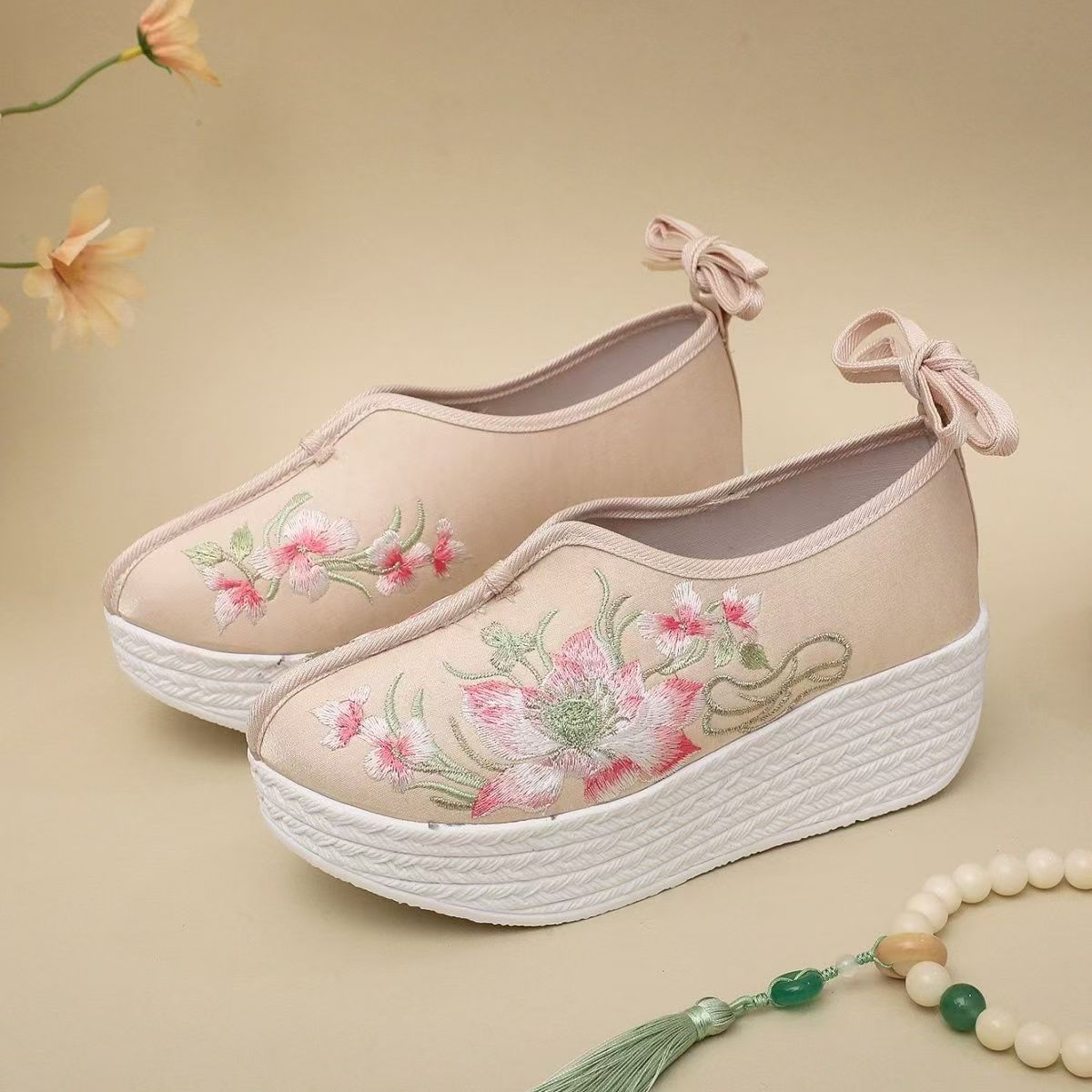 Sepatu Wanita Gaya Etnik Wedge - Ethnic Style ulasan dan harga